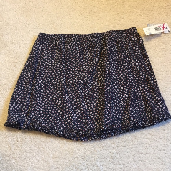 NWT DKNY skirt and sweater outfit size 4T - Picture 6 of 8